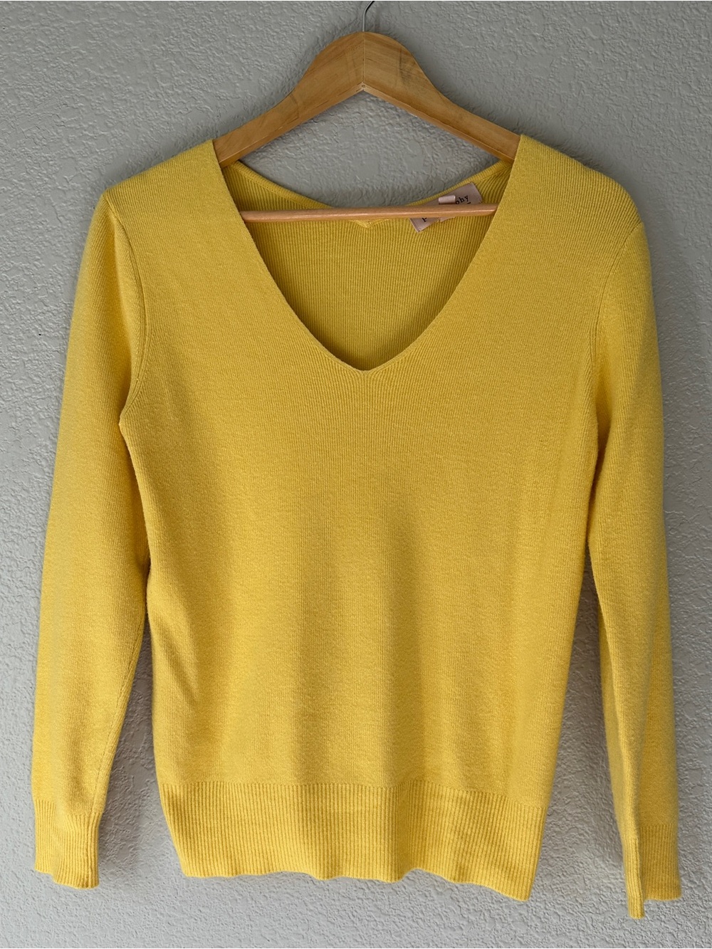 Philosophy - V-Neck Sweater in Bright Yellow - Size Small